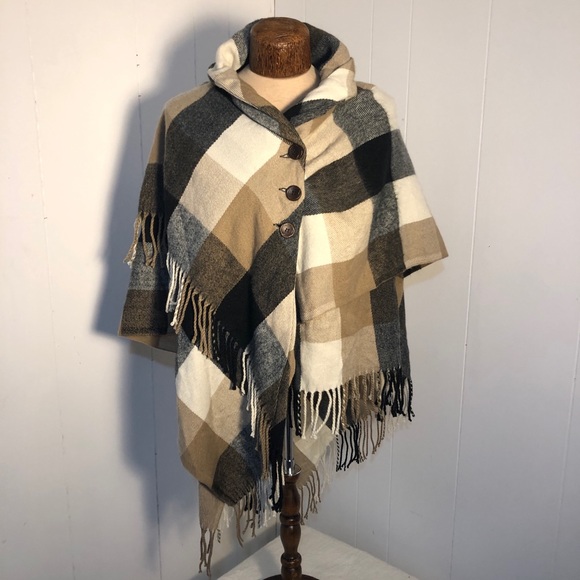 Steve Madden Jackets & Blazers - Womens Steve Madden shawl. Medium/Lge Nice details